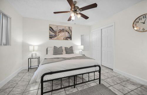 Chic Boca Raton Apartment Pool WiFi Parking - Photo 25