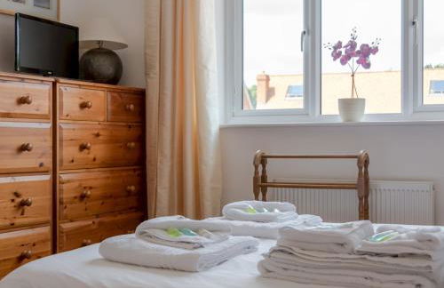 Cheerful 2-Bedroom house with Private parking - Pass the Keys - Foto 10