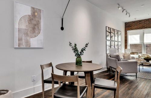 Downtown loft w parking & rooftop Apt 102 - Foto 16