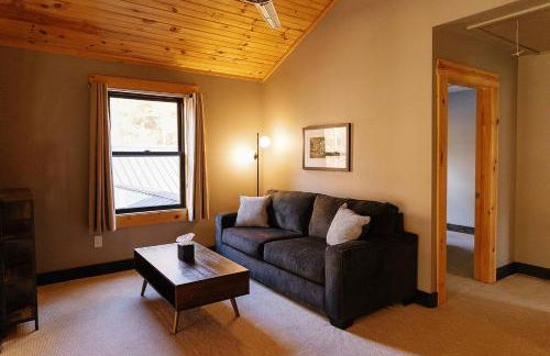 Arch Fun Cabin - Modern Cabin with Hot Tub, Games & Views - Foto 33