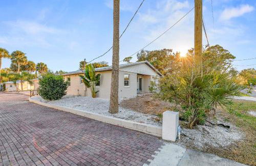 Sun and Fun- Dolphin Diversion - Photo 28