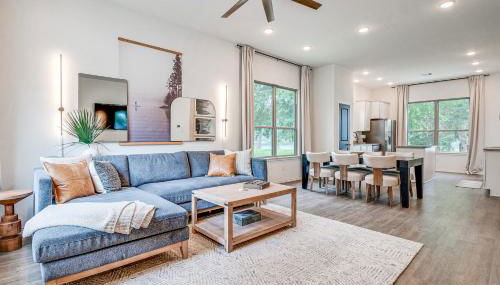 Montgomery Home with Pond Access, Fire Pit and More! - Foto 2