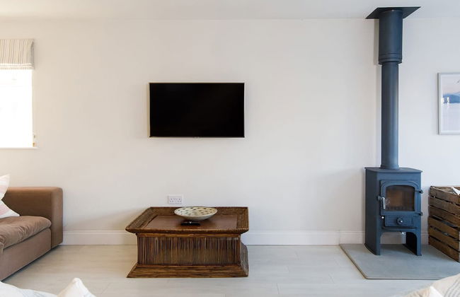 4BR Beach House Sleeps 10 - 5 Mins Walk to the Sea - Foto 13