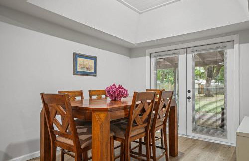 Coastal Home Family Friendly 2 Miles to Beach - Foto 16