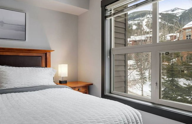 SPACIOUS 2-Br 2-Ba | Ski In/Out | Pool & Hot Tubs | in Heart of PANORAMA RESORT - Photo 5