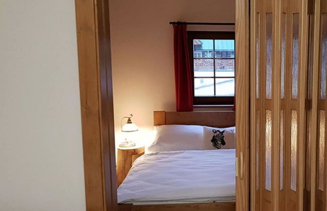 Inviting Villa With Warm Ambience - Photo 7