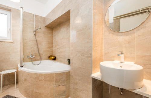 Villa Lovran, heated pool and Spa - Foto 56