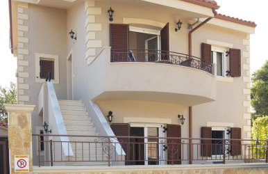 Regina Apartments - Photo 1