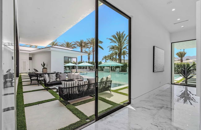 Sleeps 17 Pool & Pickleball Sun-kissed Desert Escape Bravo Villa #1 by Avantstay - Foto 50