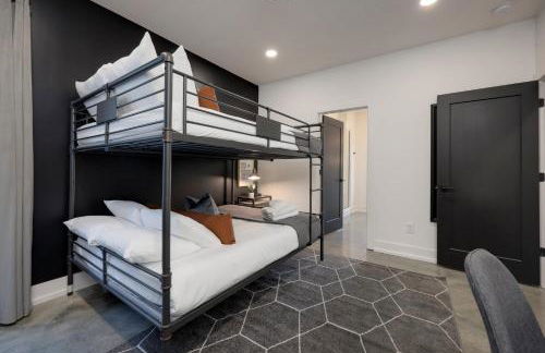 Skyline Luxury - Rooftop Deck- King Suites-Garage - Foto 13