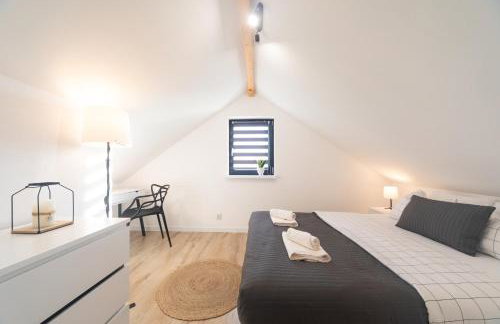 Modern house with private hot tub - Photo 14