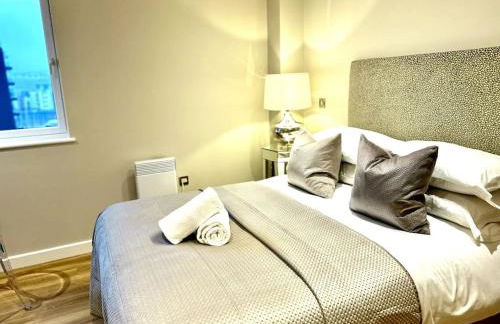 Exclusive Marina View Apartment Free Parking - Photo 25