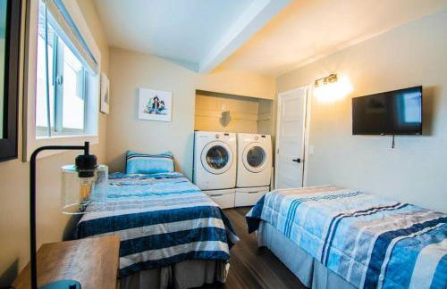 Cozy 3B with Yard 2 min to Downtown - Photo 15