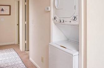 Quiet Guest Space with Hot Tub, Laundry, and Gym - Foto 5