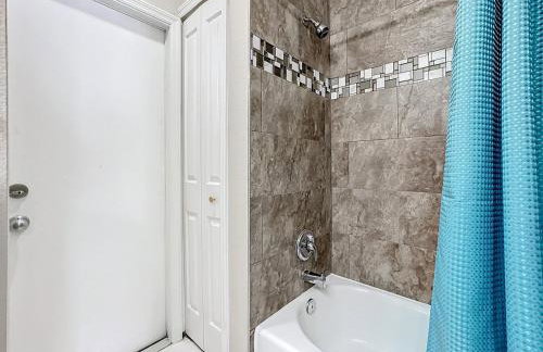 Stunning 5BR 5Bath Home, Pool, Spa, By Disney - Foto 40