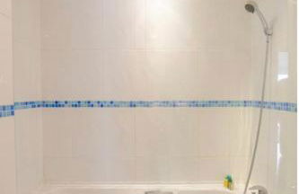 Amazing River view 2 bedroom apartment, sleeps 6, balcony and parking - Foto 73