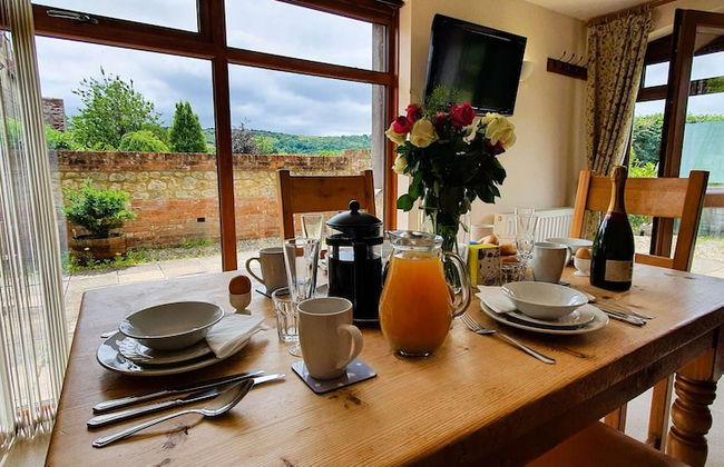 The Victorian Barn self catering holidays with pool & hot tubs - Photo 67