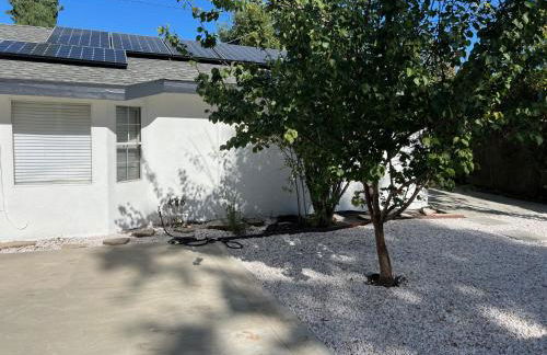 Brand new private one bed one bath home with private parking for 2 - Foto 12