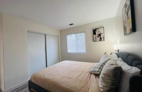 Stylish & Fully Renovated Home! - Foto 70