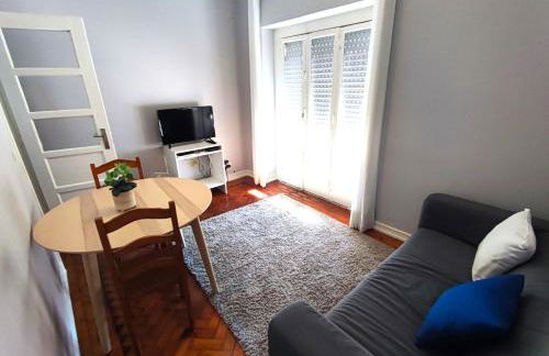 Lisbon traditional T2 with balcony in Damaia, Lisbon - Foto 3