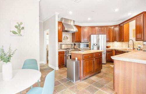 Walk to Zilker Barton Springs 5BR 3BA Villa Sleeps 14 - Foto 11