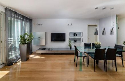 Hermosa Luxury Apartment - Photo 13
