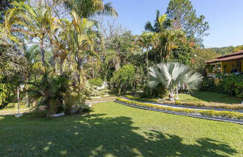 Piscina, jardim, área gourmet e vista arborizada - Foto 49