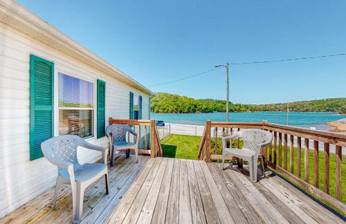 Riverfront Stay Sleeps 6 Deck Firepit Water View - Foto 1