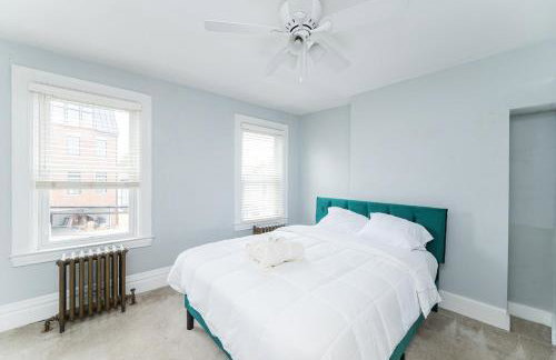 TWO town homes! 6 Bedrooms, 2 King beds, Walk to Eats - Foto 29
