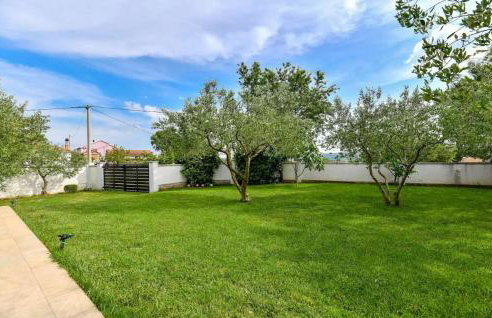 Six-Bedroom Holiday Home In Sv Filip I Jakov - Foto 13