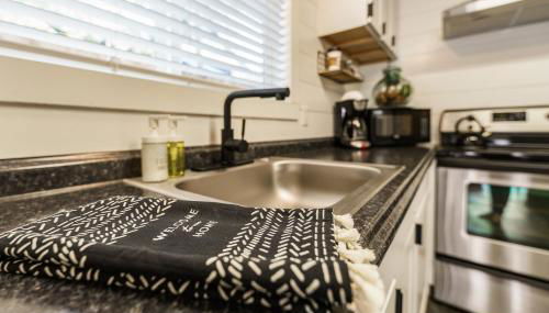 #StayInMyDistrict Hyde Park Bungalow - Photo 5