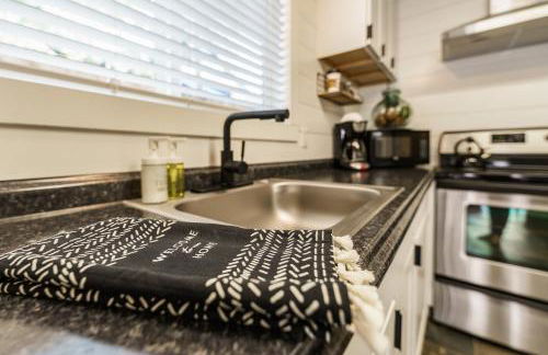 #StayInMyDistrict Hyde Park Bungalow - Photo 5