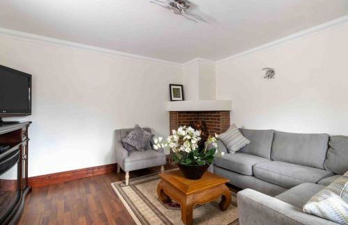 Huge 6 Bed House with Entertainment room and Hotub - Foto 20