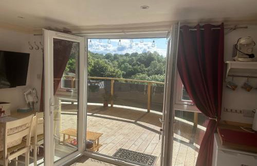 Unique Orchard Lodge for couples with hot tub - Photo 7