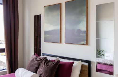 Luxury Stay Near NYC | Full Access to Amenities - Photo 21