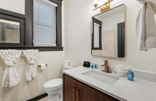 Cozy Home near Downtown - Close to Nulu - Sleeps 6 - Foto 45