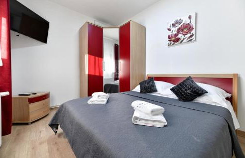 4 Bedroom Amazing Home In Prkos - Foto 19