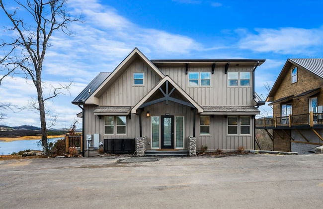 NEW Lake View Indoor Pool Sleeps 14 Hot Tub - Foto 1