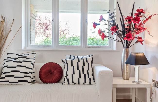 2 Bed Flat, Dedicated Workspace, Parking, 4KTV - Photo 10