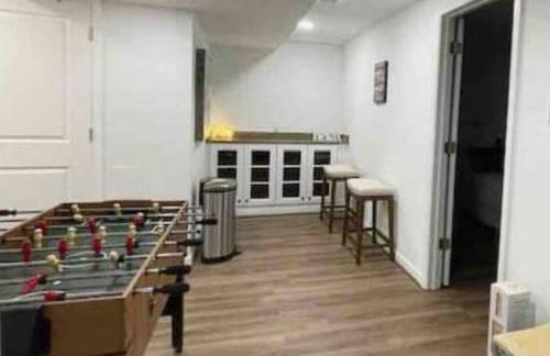 Lux Family Xcape with HotTub Fireplace Deck BBQ - Foto 21