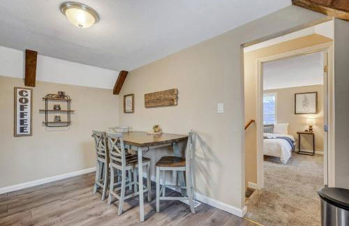 Downtown Launchpad for Urban Explorers | Fireplace - Foto 21