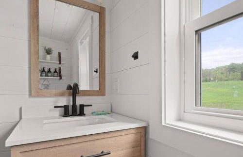 Charming & Freshly Restored Farmhouse 1 mile from center of Stowe - Foto 17