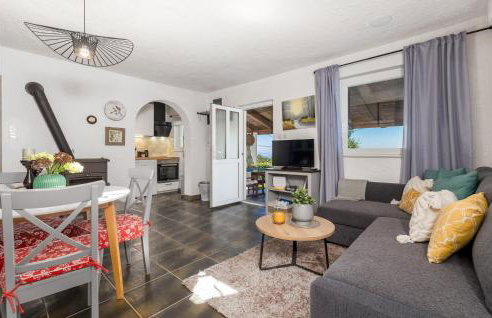 2 Bedroom Nice Home In Senj - Foto 3