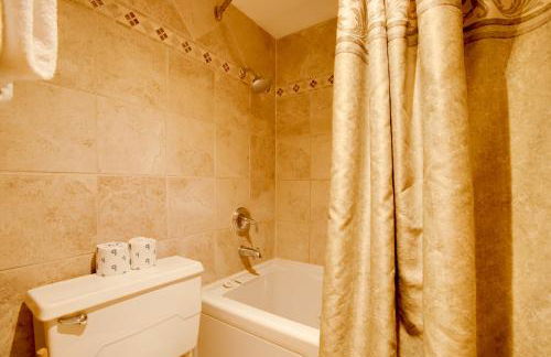 Pool and 3 Hot Tubs Winter Park Condo on Bus Line - Foto 15