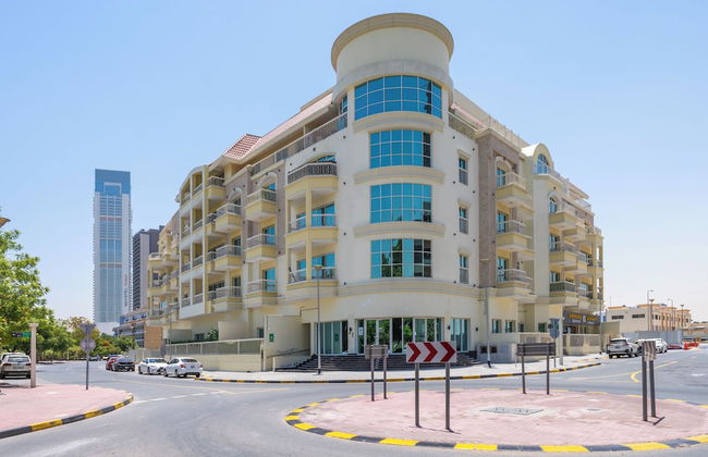 Marco Polo - Spacious Studio Lush View - Photo 32