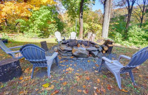 Riverfront Apt with Fire Pit and Yard in Millers Falls - Foto 25