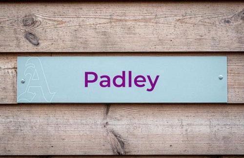 Padley; woodland lodge with hot tub for 2-4 in the Staffordshire Moorlands - Foto 17