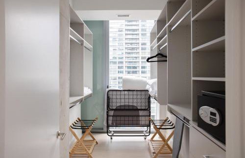 Premier Penthouses and Apartment with Captivating Views of Millennium Park - Photo 54