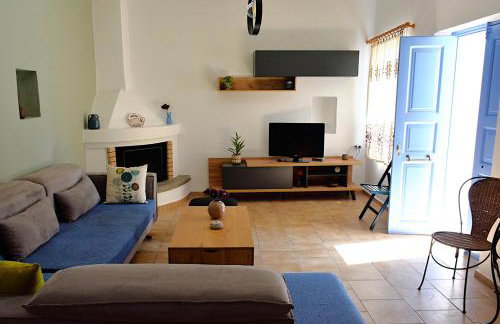 Vori`s blue door country house - Photo 4