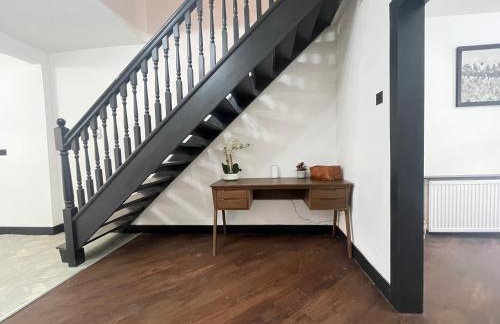 Slick Space for a Standish Stay - Photo 33